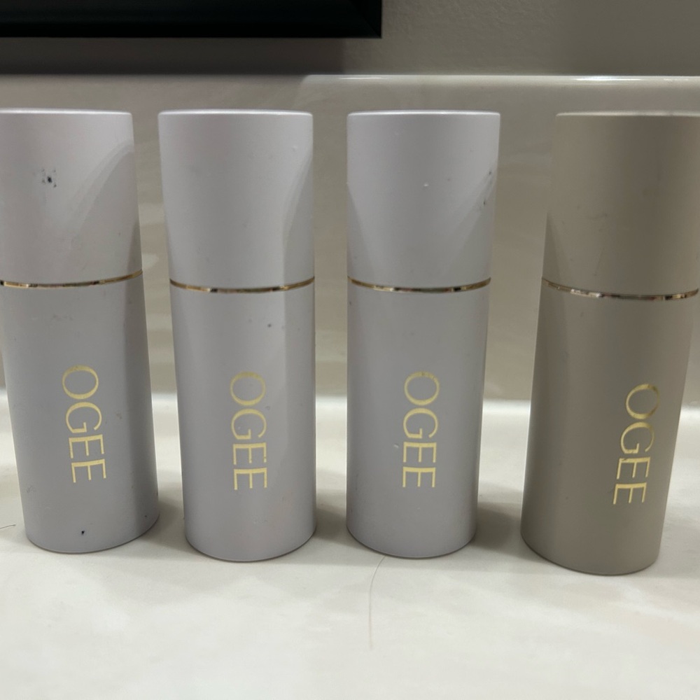 Ogee Contour Collections and Complexion Stick
THREE-STEP GLOW ROUTINE